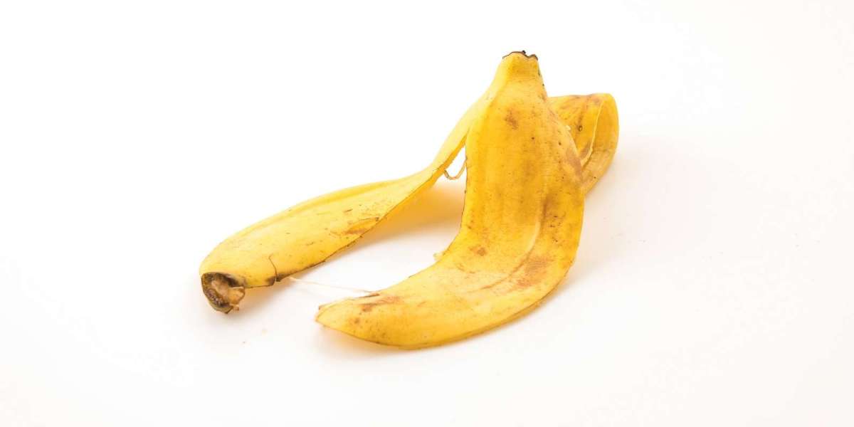 A nutritional and healthy treasure... Never throw banana peels in the trash