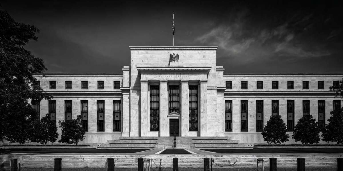 How Federal Reserve Rate Cuts Affect the Stock Market, Oil, and Gold Prices