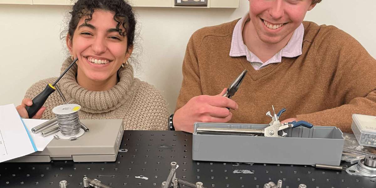 Scientists Built a Computer Without Electricity: How Spring-Powered Mechanical Computing Could Change the Future